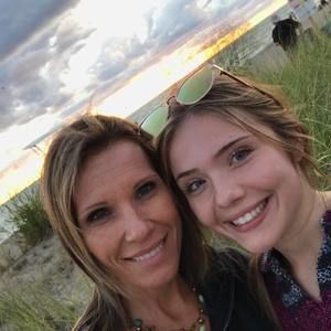 Meet your Posher, Carla